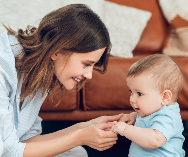 enfant apprentissage formation langage des signes communication bébé lecteur